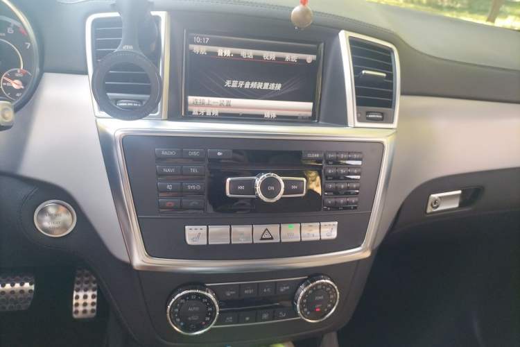 Used Mercedes-Benz M-Class AMG 2012 AMG ML 63 Audio And AC Panel