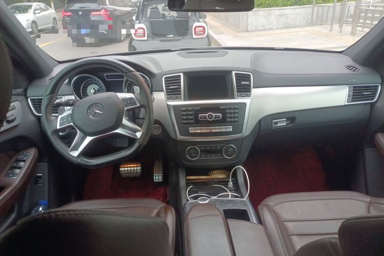 Used Mercedes-Benz M-Class AMG 2012 AMG ML 63 Center Console