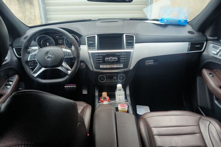 Used Mercedes-Benz M-Class AMG 2012 AMG ML 63 Center Console