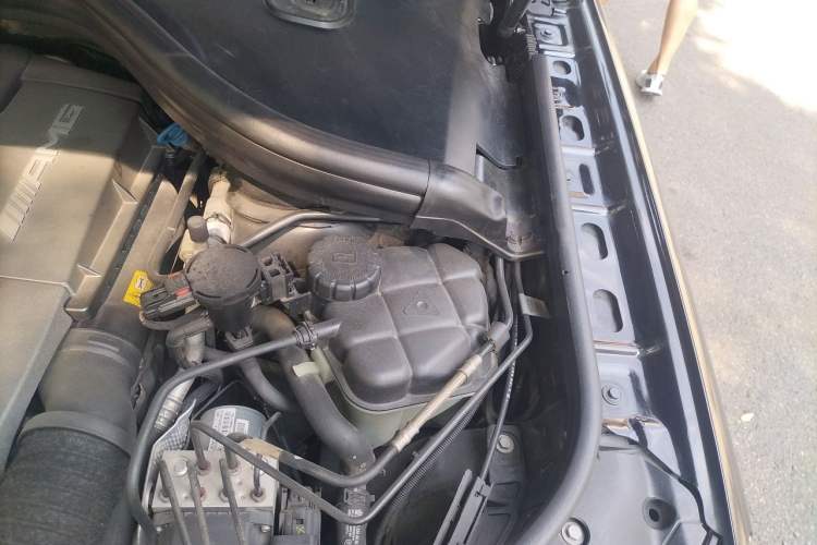 Used Mercedes-Benz M-Class AMG 2012 AMG ML 63 Engine Bay Left