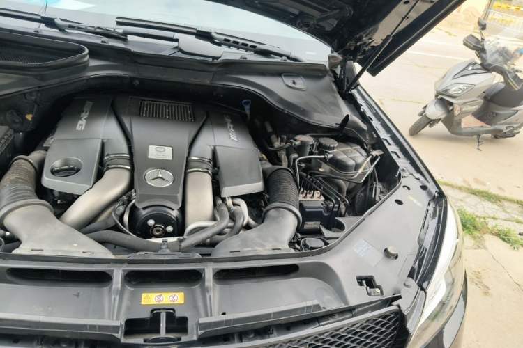 Used Mercedes-Benz M-Class AMG 2012 AMG ML 63 Engine Bay Left