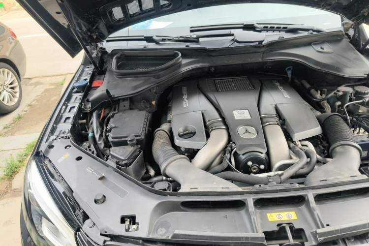Used Mercedes-Benz M-Class AMG 2012 AMG ML 63 Engine Bay Right