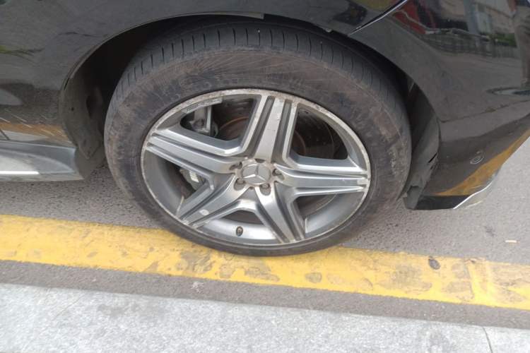 Used Mercedes-Benz M-Class AMG 2012 AMG ML 63 Right Front Wheel Hub