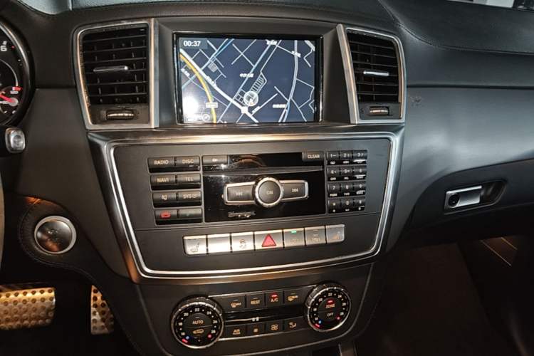 Used Mercedes-Benz M-Class AMG 2012 AMG ML 63 Audio And AC Panel
