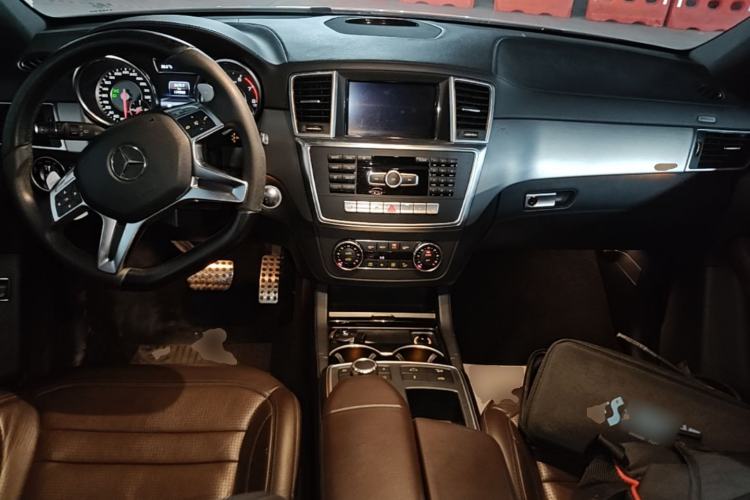 Used Mercedes-Benz M-Class AMG 2012 AMG ML 63 Center Console