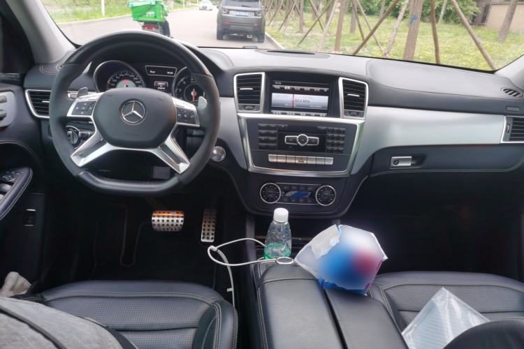 Used Mercedes-Benz M-Class AMG 2012 AMG ML 63 Center Console