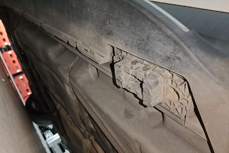 Used Mercedes-Benz M-Class AMG 2012 AMG ML 63 Chassis Rear Left