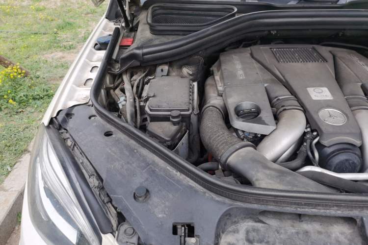 Used Mercedes-Benz M-Class AMG 2012 AMG ML 63 Engine Bay Right