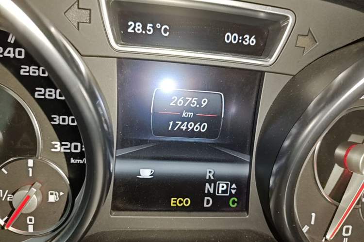 Used Mercedes-Benz M-Class AMG 2012 AMG ML 63 Odometer Close Up