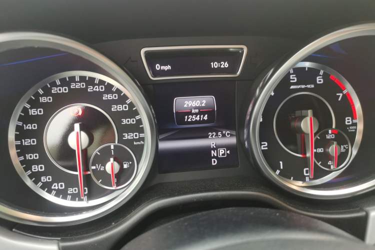 Used Mercedes-Benz M-Class AMG 2012 AMG ML 63 Odometer Close Up
