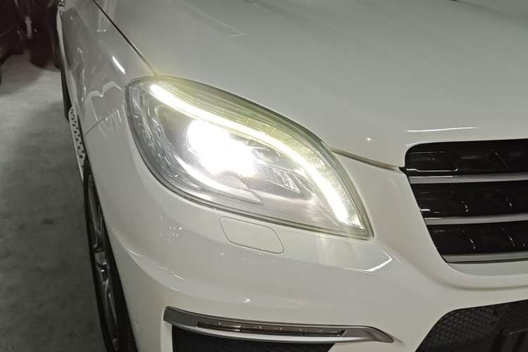Used Mercedes-Benz M-Class AMG 2012 AMG ML 63 Right Front Headlight
