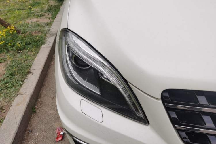 Used Mercedes-Benz M-Class AMG 2012 AMG ML 63 Right Front Headlight