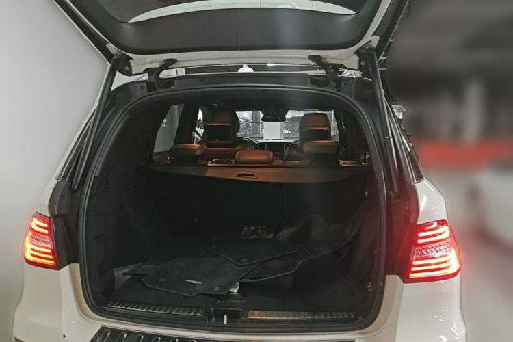 Used Mercedes-Benz M-Class AMG 2012 AMG ML 63 Trunk