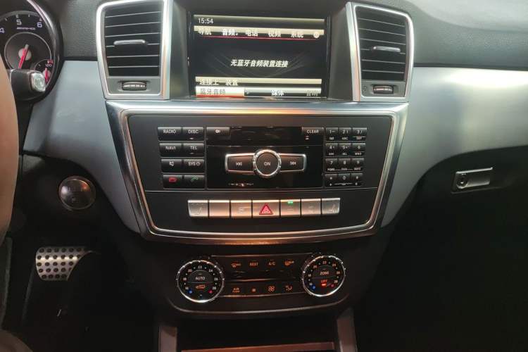 Used Mercedes-Benz M-Class AMG 2014 AMG ML 63 Audio And AC Panel