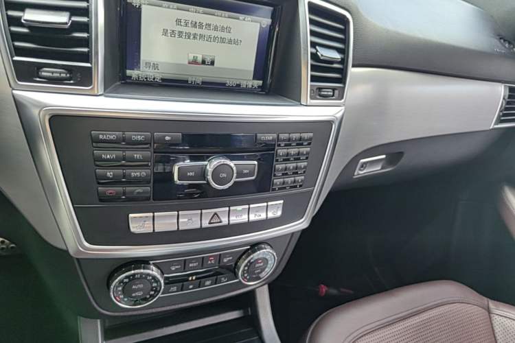 Used Mercedes-Benz M-Class AMG 2014 AMG ML 63 Audio And AC Panel
