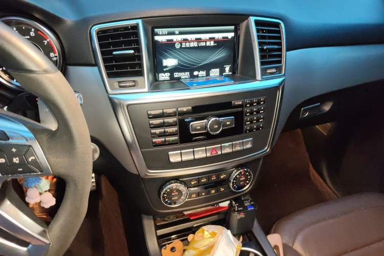 Used Mercedes-Benz M-Class AMG 2014 AMG ML 63 Audio And AC Panel