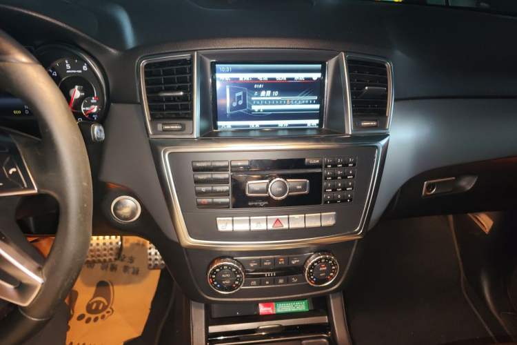 Used Mercedes-Benz M-Class AMG 2014 AMG ML 63 Audio And AC Panel