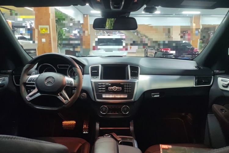 Used Mercedes-Benz M-Class AMG 2014 AMG ML 63 Center Console