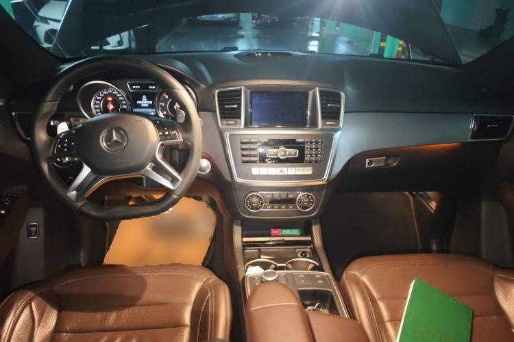 Used Mercedes-Benz M-Class AMG 2014 AMG ML 63 Center Console