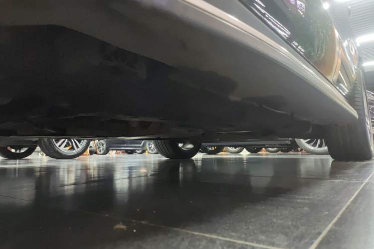 Used Mercedes-Benz M-Class AMG 2014 AMG ML 63 Chassis Front Left