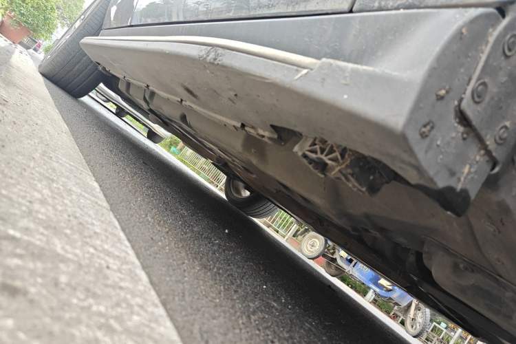 Used Mercedes-Benz M-Class AMG 2014 AMG ML 63 Chassis Front Right