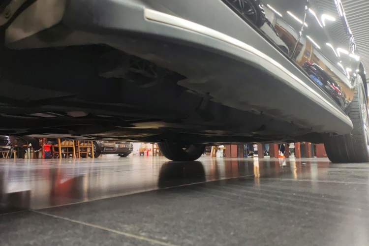 Used Mercedes-Benz M-Class AMG 2014 AMG ML 63 Chassis Rear Right