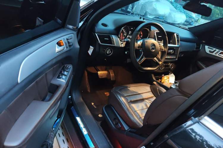 Used Mercedes-Benz M-Class AMG 2014 AMG ML 63 Driver Seat