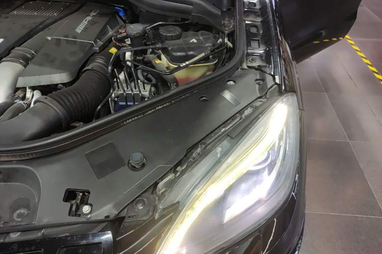 Used Mercedes-Benz M-Class AMG 2014 AMG ML 63 Engine Bay Left