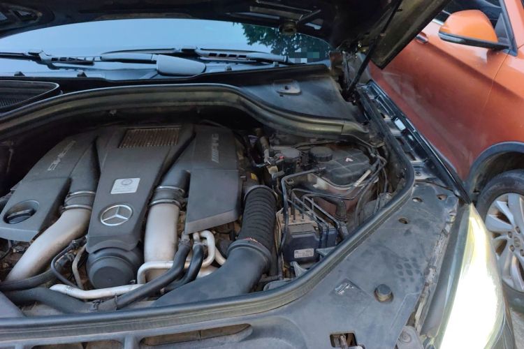 Used Mercedes-Benz M-Class AMG 2014 AMG ML 63 Engine Bay Left
