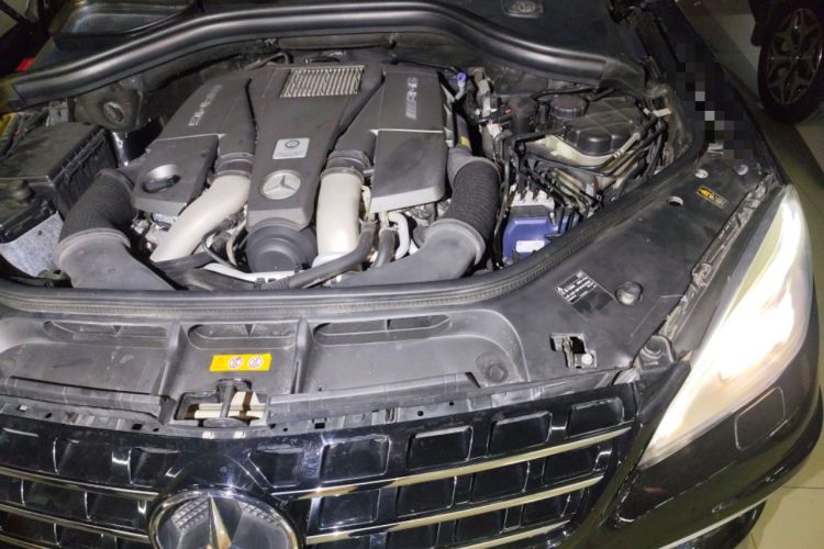 Used Mercedes-Benz M-Class AMG 2014 AMG ML 63 Engine Bay Left