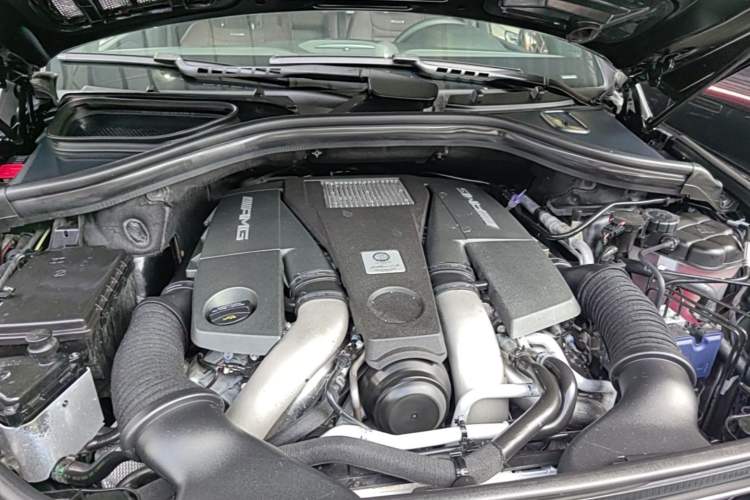 Used Mercedes-Benz M-Class AMG 2014 AMG ML 63 Engine Bay
