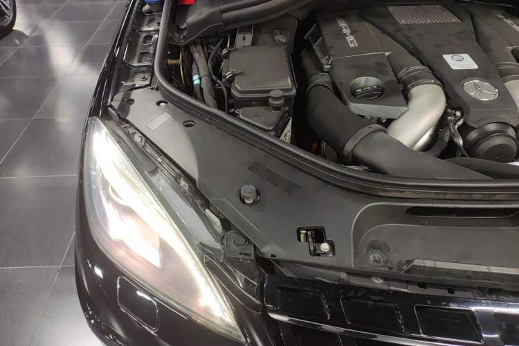 Used Mercedes-Benz M-Class AMG 2014 AMG ML 63 Engine Bay Right