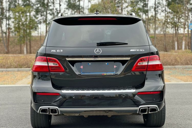 Used Mercedes-Benz M-Class AMG 2014 AMG ML 63 Exterior 12