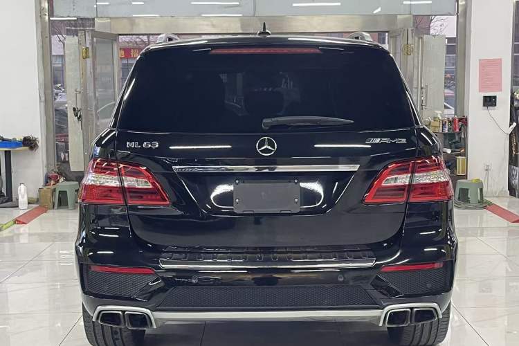 Used Mercedes-Benz M-Class AMG 2014 AMG ML 63 Exterior 4