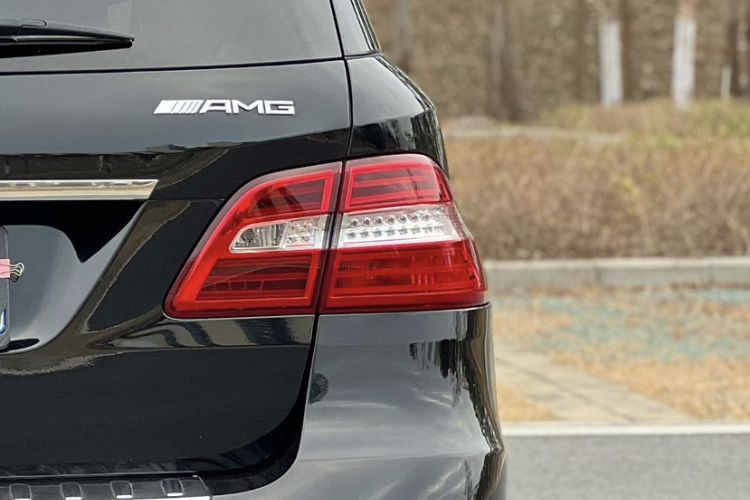 Used Mercedes-Benz M-Class AMG 2014 AMG ML 63 Exterior 7