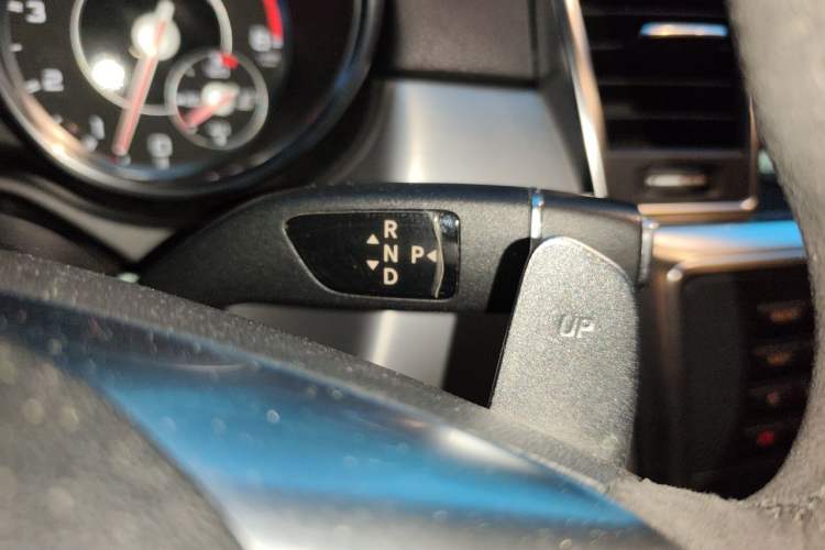 Used Mercedes-Benz M-Class AMG 2014 AMG ML 63 Gear Lever