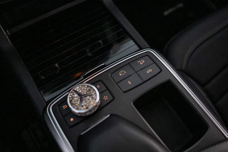 Used Mercedes-Benz M-Class AMG 2014 AMG ML 63 Interior 1