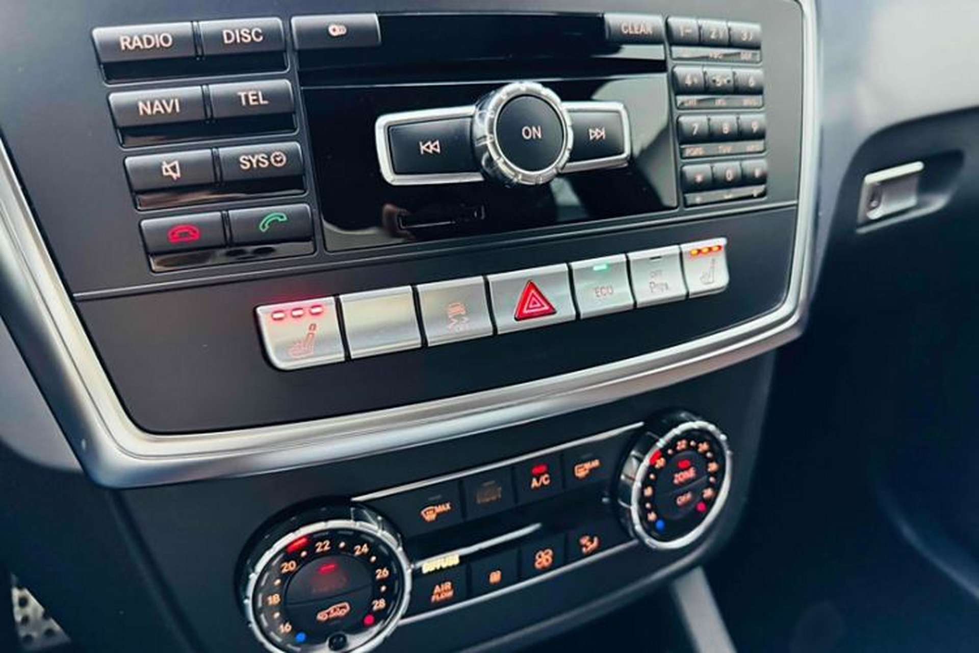 Used Mercedes-Benz M-Class AMG 2014 AMG ML 63 Interior 5