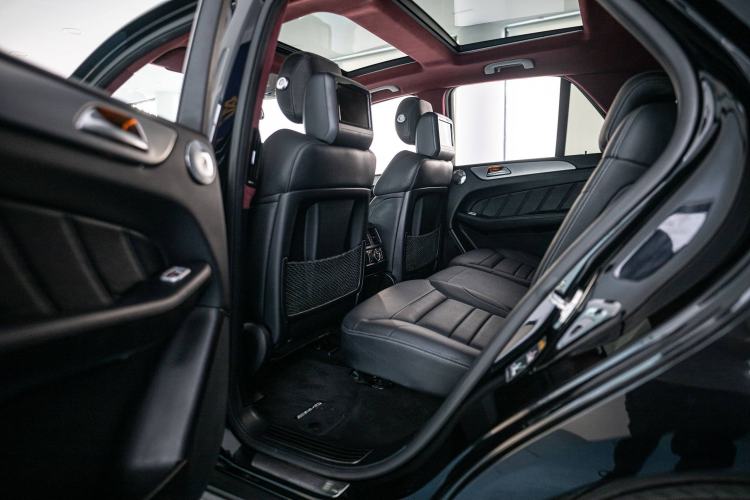 Used Mercedes-Benz M-Class AMG 2014 AMG ML 63 Interior 7