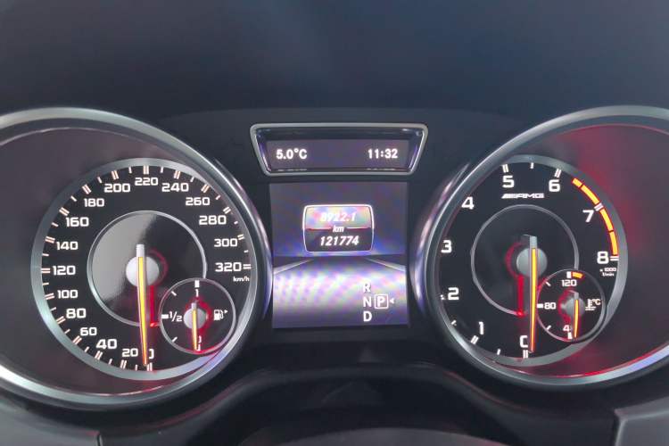Used Mercedes-Benz M-Class AMG 2014 AMG ML 63 Odometer Close Up