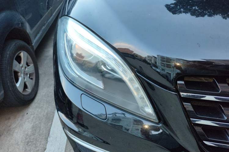 Used Mercedes-Benz M-Class AMG 2014 AMG ML 63 Right Front Headlight