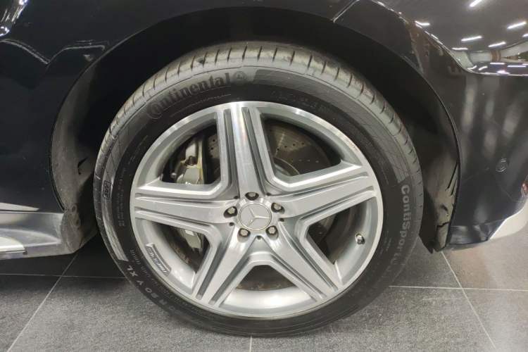 Used Mercedes-Benz M-Class AMG 2014 AMG ML 63 Right Front Wheel Hub