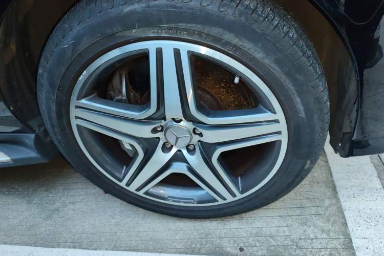 Used Mercedes-Benz M-Class AMG 2014 AMG ML 63 Right Front Wheel Hub