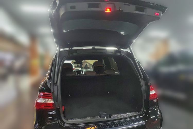 Used Mercedes-Benz M-Class AMG 2014 AMG ML 63 Trunk