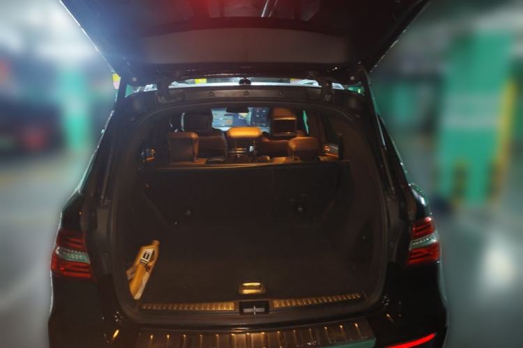 Used Mercedes-Benz M-Class AMG 2014 AMG ML 63 Trunk