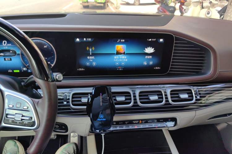 Used Mercedes-Benz Maybach GLS  Audio And AC Panel
