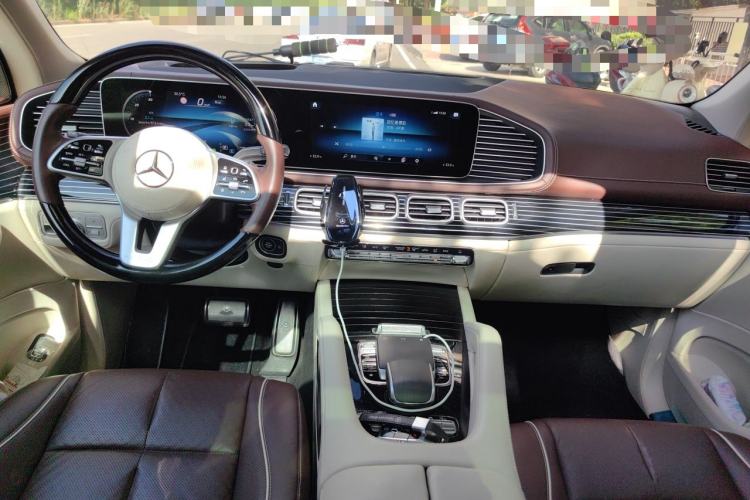 Used Mercedes-Benz Maybach GLS  Center Console