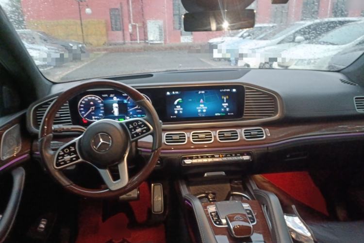 Used Mercedes-Benz Maybach GLS 2021 GLS 600 4MATIC Celebration Edition Center Console