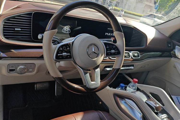 Used Mercedes-Benz Maybach GLS 2021 GLS 480 4MATIC Center Console
