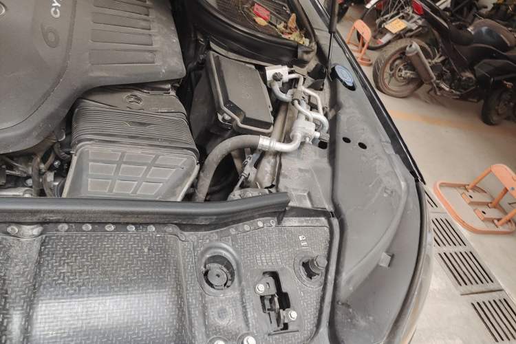 Used Mercedes-Benz Maybach GLS 2021 GLS 480 4MATIC Engine Bay Left